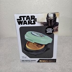 Star Wars Mandalorian Mini Waffle Maker